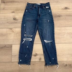 Abercrombie & Fitch Distressed High Waisted Mom Jean 24S